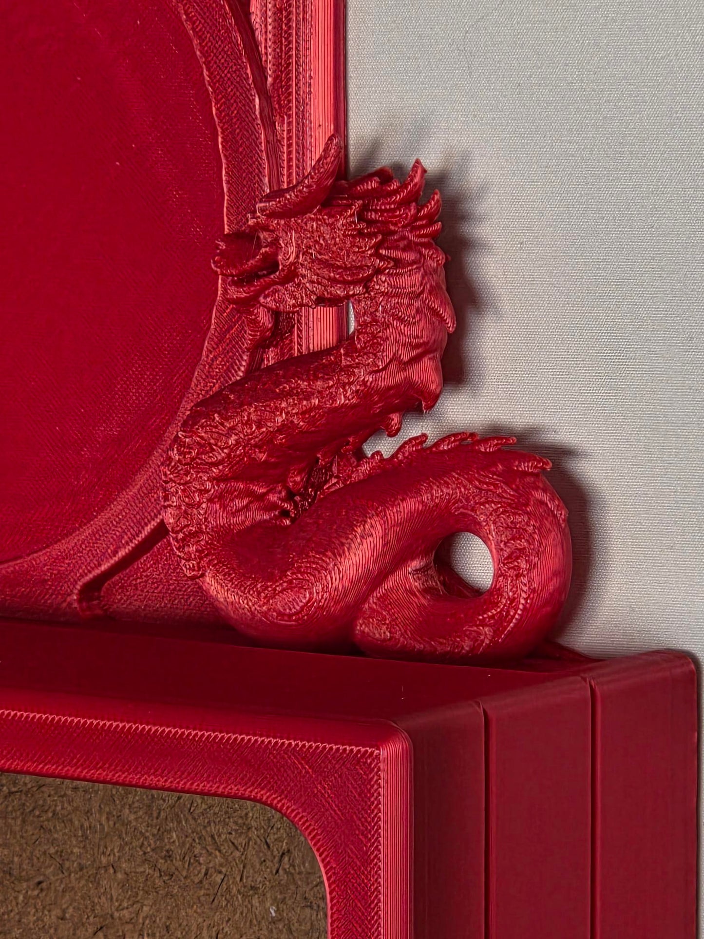 Red_closeup upper right corner showing detail and dragon Beltdragon
